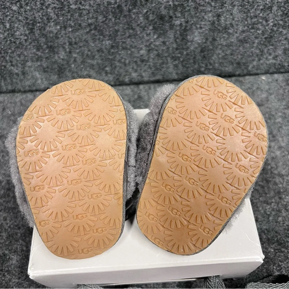 UGG Kids' Fluff Yeah Slide Slipper Size 2/3